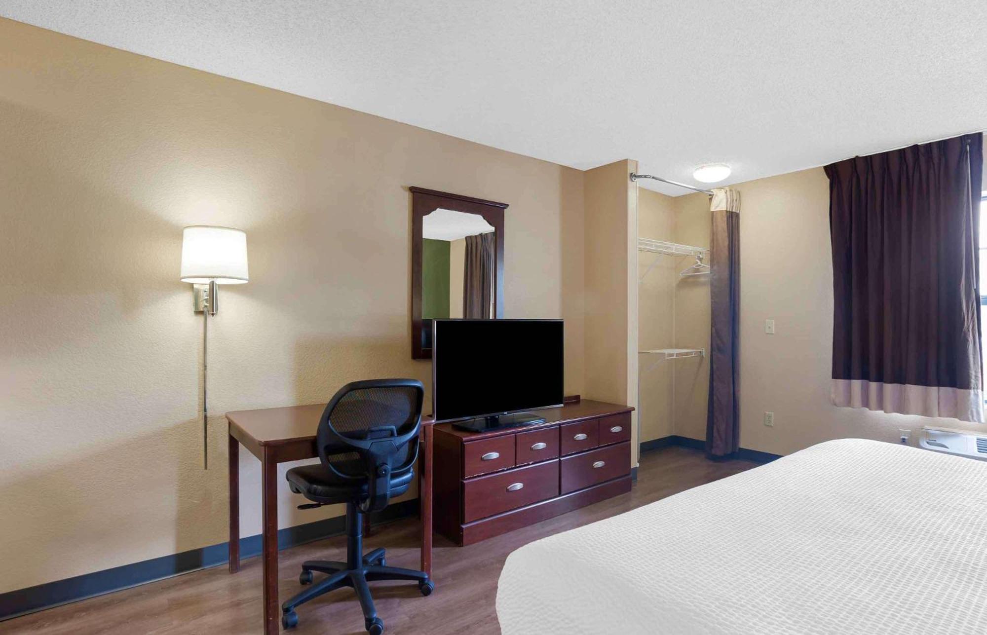 Extended Stay America Select Suites - Milwaukee - Wauwatosa Εξωτερικό φωτογραφία