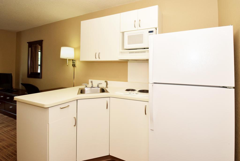 Extended Stay America Select Suites - Milwaukee - Wauwatosa Εξωτερικό φωτογραφία